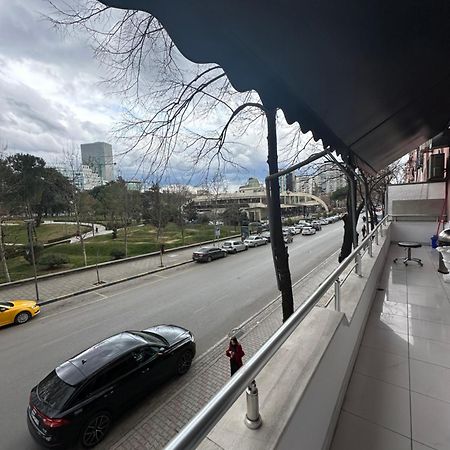 Park View Central Apartment Тирана Екстер'єр фото