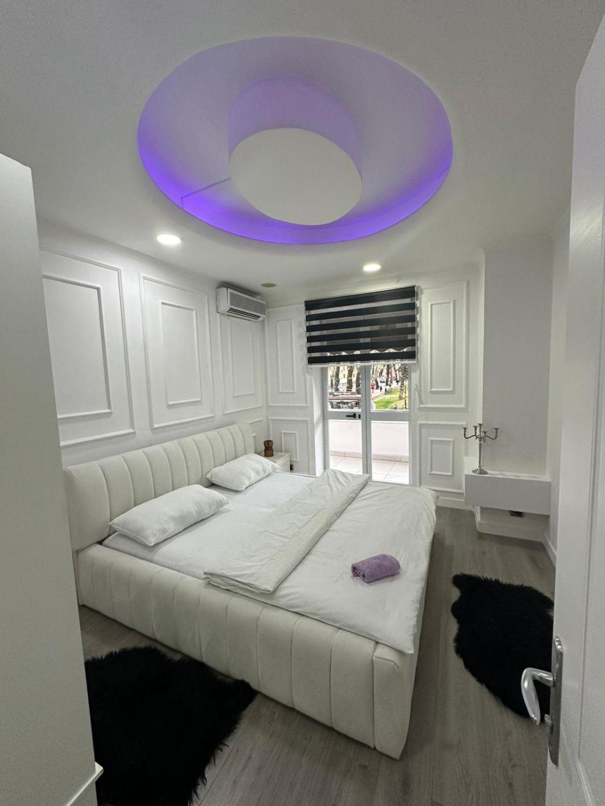 Park View Central Apartment Тирана Екстер'єр фото